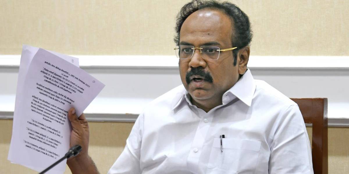 Tamil Nadu Allocates ₹2,000 Crore for Free Laptops to College Students